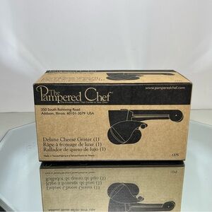 NEW Pampered Chef Deluxe Cheese Grater #1275 - Hand Held Rotary
